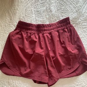 Lululemon Tracker Short 5”